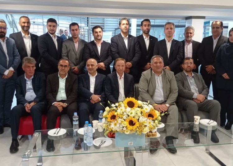 تقدیر مدیرکل بنیاد شهید مازندران از عملکرد کرامت‌محور بانک دی در تنکابن